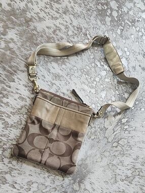 Coach Vintage Signature Crossbody Messenger Bag